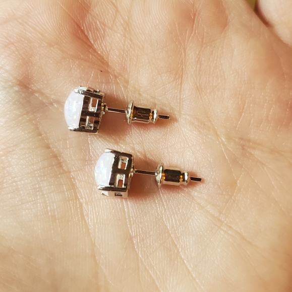 NWOT Stunning White Triplet Opal Oval Studs - Picture 13 of 14